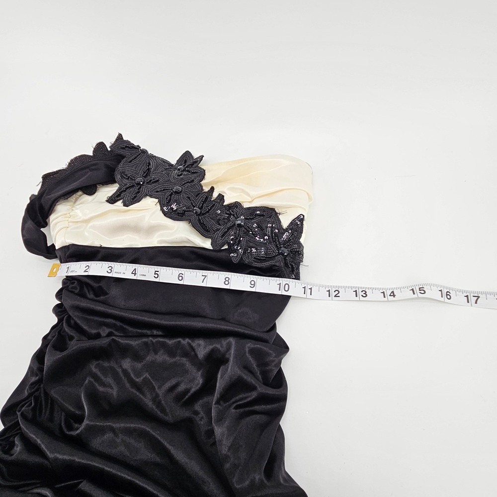 Black & Ivory One Shoulder Ruched Formal Party Dress Size 1‎ Mardi Gras Prom - Picture 5 of 10